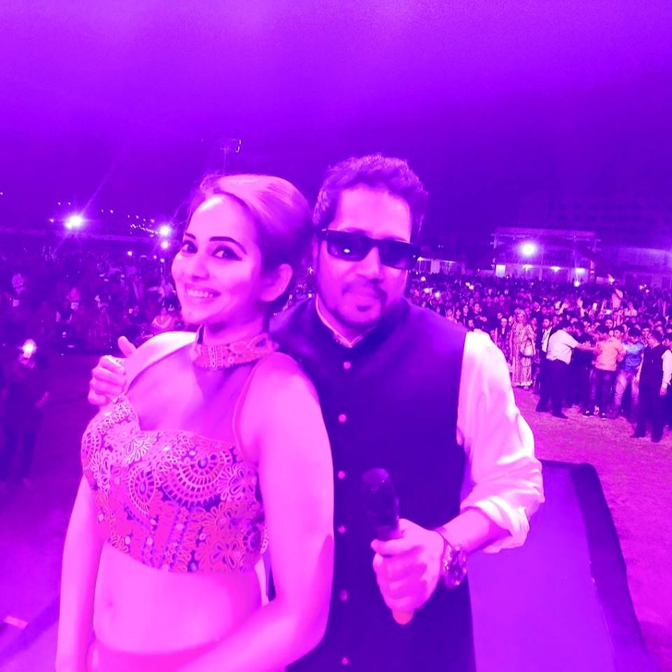 famous female singer pune