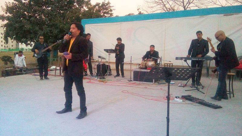 male singer pune