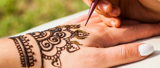 famous mehndi artist pune