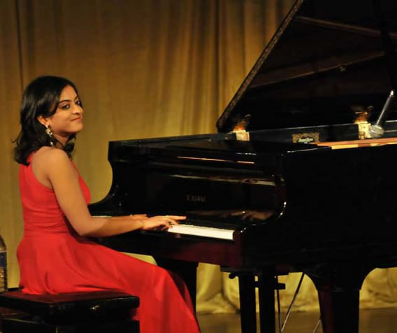 female piano player pune