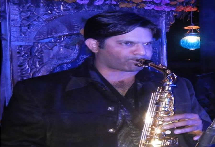 best saxophone player pune